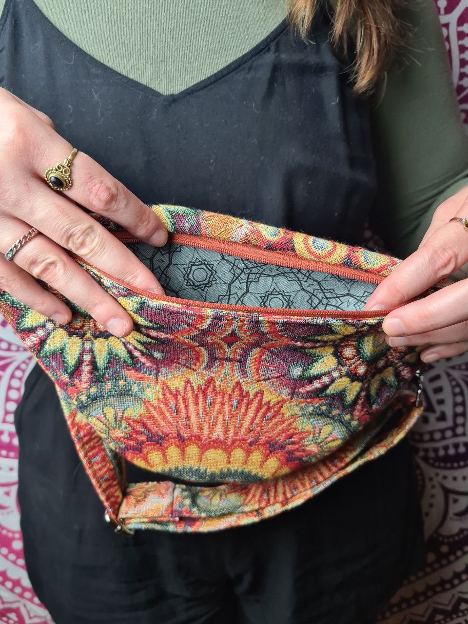 Bauchtasche mit 3 Fächern