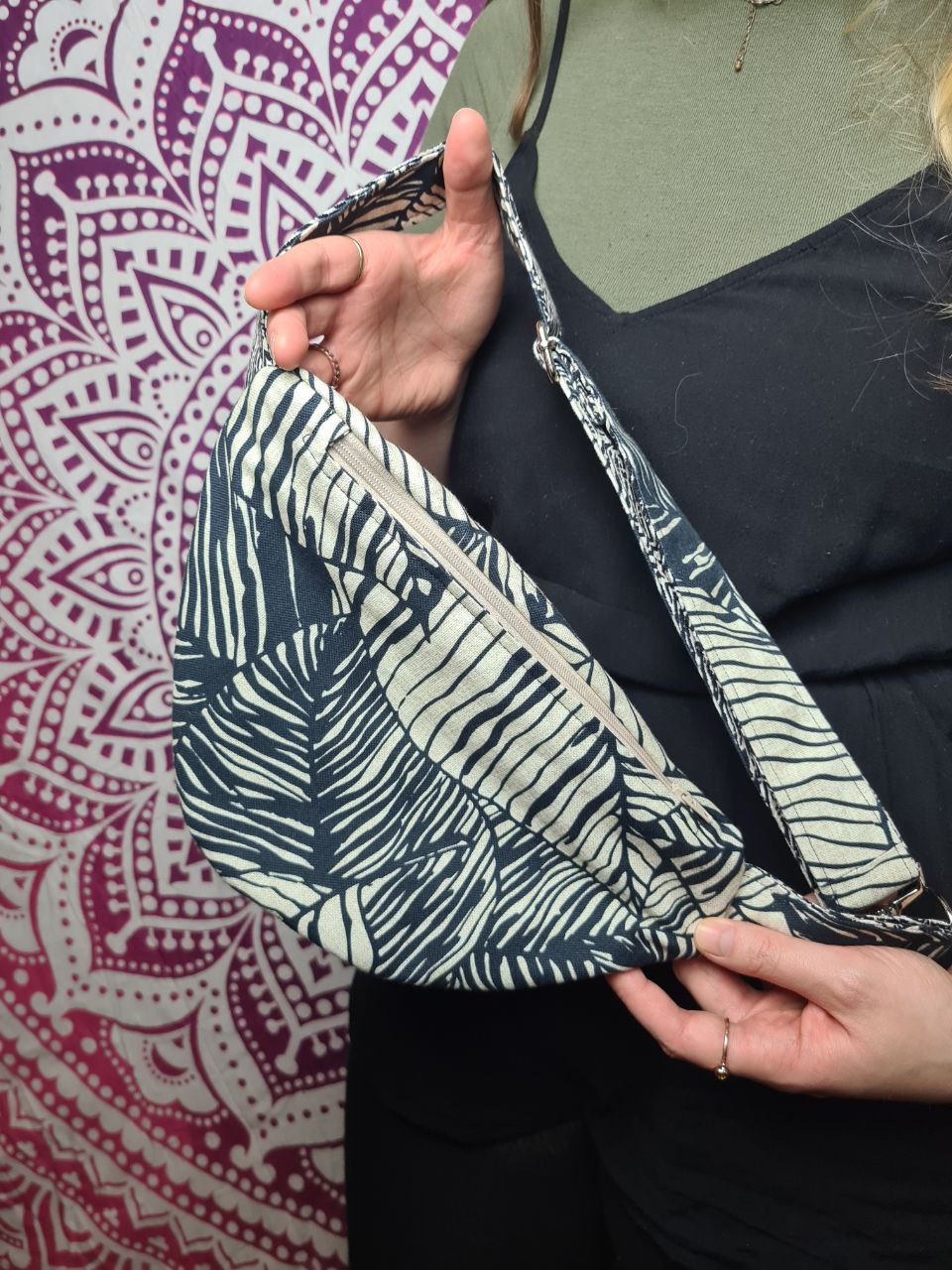 Bauchtasche mit 3 Fächern