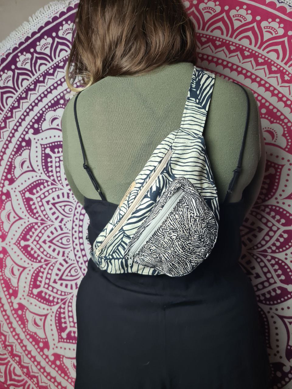 Bauchtasche mit 3 Fächern