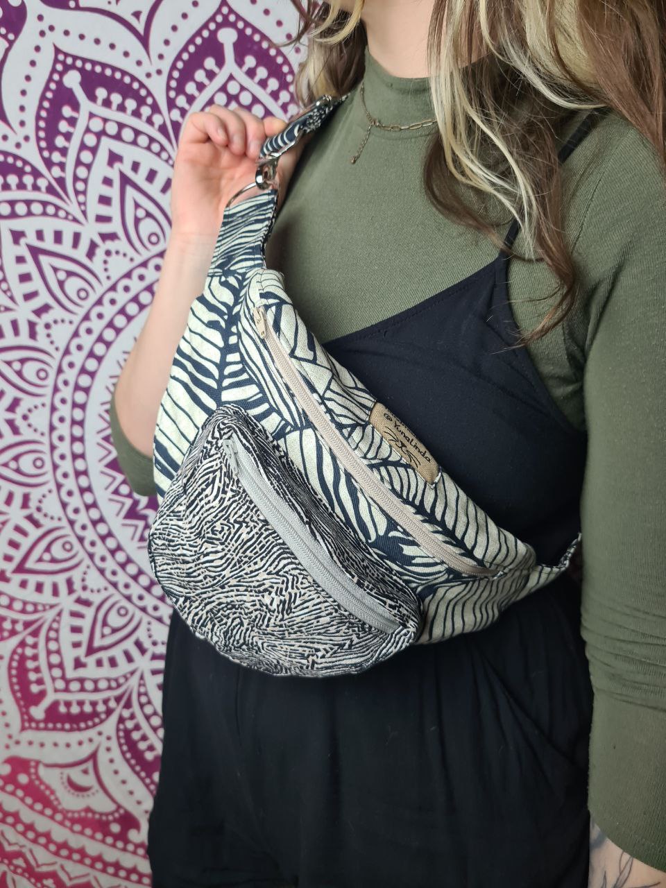 Bauchtasche mit 3 Fächern