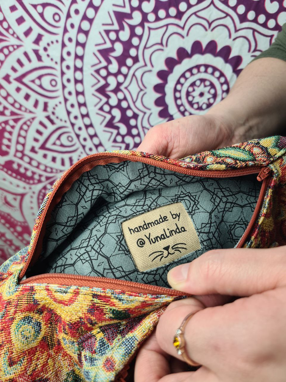 Bauchtasche mit 3 Fächern